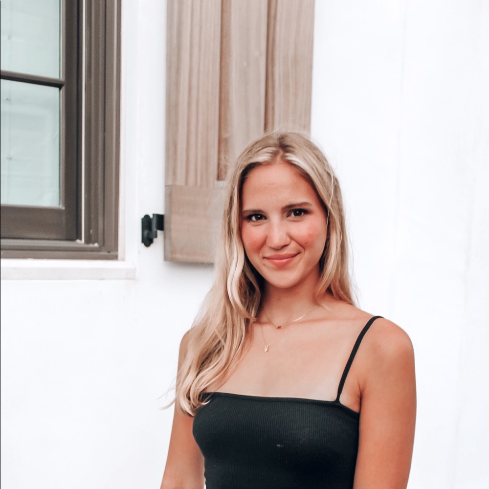 Meet your Posher, Caitlyn